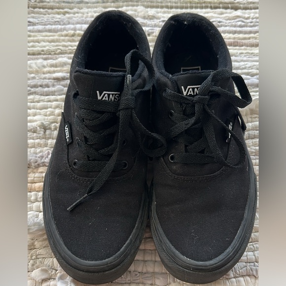Youth all black classic vans size 5 - Picture 2 of 4